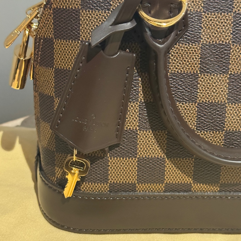 Louis Vuitton Alma BB - Picture 4 of 11